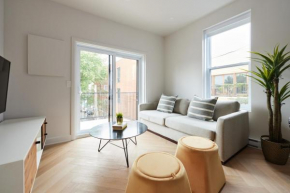 New and Cozy 3 bedroom in Le Plateau by Denstays